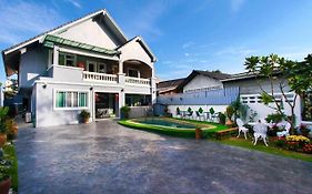 Chean-Chean House Hostel Chiang Rai Exterior photo