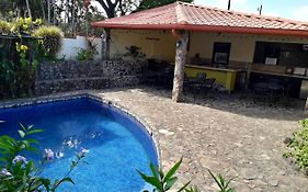 Dos Palmas Studio Apartments Alajuela Exterior photo