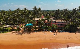 Oyo 246 Roy Villa Beach Hotel Kalutara Exterior photo