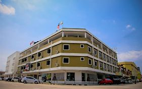 Apple Suites Hotel Sitiawan Exterior photo