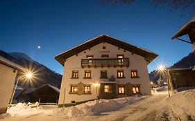 Pension Der Steinbock - Das Bauernhaus Sankt Anton am Arlberg Exterior photo