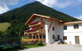 Gastehaus Landhaus Tyrol Hotel Gries im Sellrain Exterior photo
