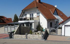 Pension Und Apartment Landhaus Fricke Calden Exterior photo