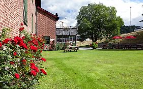 Kvibergs Vandrarhem & Stugby Hostel Gotenburg Exterior photo