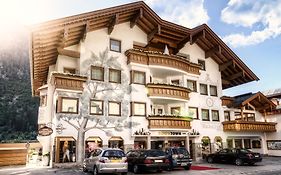 Hotel Magdalena Mayrhofen Exterior photo