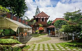 Bantal Guling Villa Lembang Exterior photo