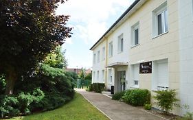 Sofratel Hotel Joigny Exterior photo