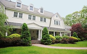 A Walk In The Woods Bed And Breakfast Southold Exterior photo