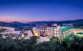 Golden Tulip Chandigarh, Panchkula Exterior photo