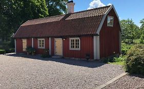 Old Wing Villa Enköping Exterior photo