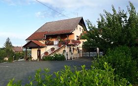 Family Puskaric Hotel Slunj Exterior photo