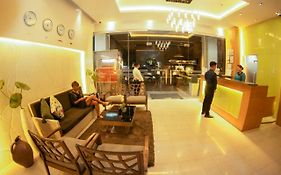 Zerenity Hotel&Suites Cebu Exterior photo