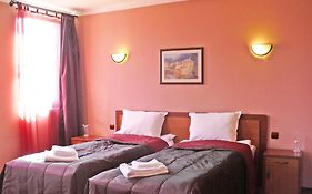 Family Hotel Balkana Gabrovo Room photo