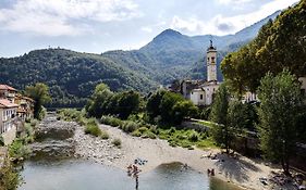 Al Vicolo Del Gallo Hotel Varallo Exterior photo