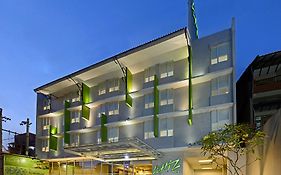 Whiz Hotel Malioboro Jogjakarta Exterior photo