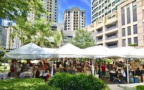 Forbestown Place At The Fort Bgc Hotel Taguig Exterior photo