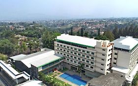 Novena Hotel Bandung Lembang Exterior photo