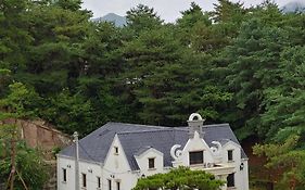 The Castle Stay Chuncheon Exterior photo
