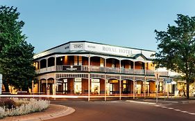 The Royal Daylesford Hotel Exterior photo