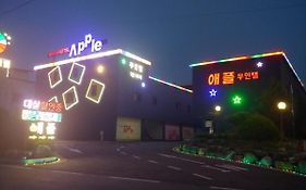 Apple Drive-in Hotel Yeoju Exterior photo