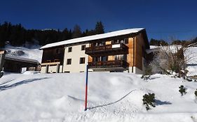 Tgantieni Sot - Haus Mit Herz Hostel Lenzerheide Exterior photo