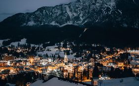 Hotel Europa Cortina d'Ampezzo Exterior photo