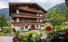 Pension Kumbichlhof Hotel Mayrhofen Exterior photo