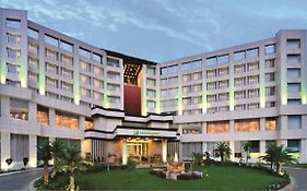 Holiday Inn Chandigarh Panchkula, An Ihg Hotel Exterior photo