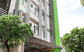 OYO 442 Ipark Hotel Cebu Exterior photo