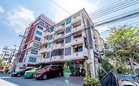 Benjaratch Boutique Apartment Bangkok Exterior photo