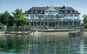 Strandhotel Loechnerhaus Reichenau Exterior photo