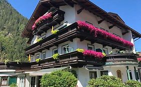 Apart Matthias Aparthotel Mayrhofen Exterior photo