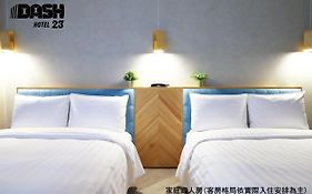 Dash 23 Hotel Tainan Room photo