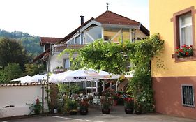 Hotel- Restaurant Zum Schwan Waldfischbach-Burgalben Exterior photo