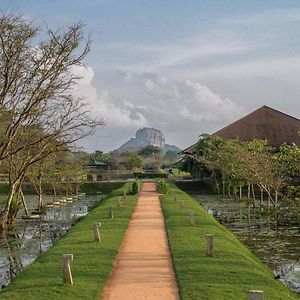 Water Garden Sigiriya Hotel Exterior photo