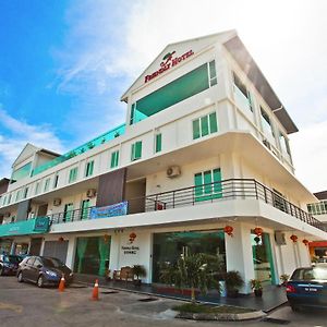 Friendly Hotel Kudat Exterior photo