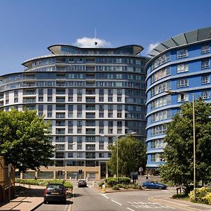 Oakdale Apartments Woking Exterior photo