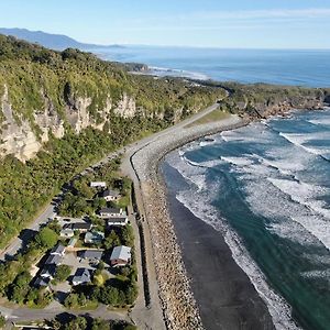 Punakaiki Beachfront Motels Exterior photo