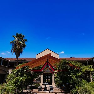 Vineyard Court Designer Suites Hotel College Station Exterior photo