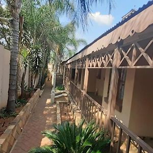 Doube Room In Lovely Guesthouse Rustenburg Exterior photo