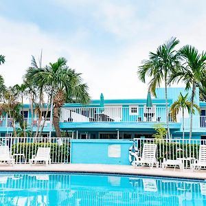 Bayside Inn And Marina Treasure Island Exterior photo