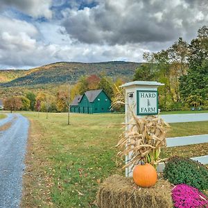 Luxe Green Barn Near Skiing With Mt Equinox Views! Appartement Manchester Center Exterior photo