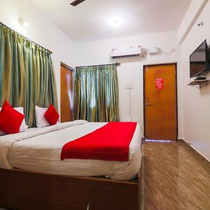 Fullmoon Beach Place Hotel Candolim Exterior photo