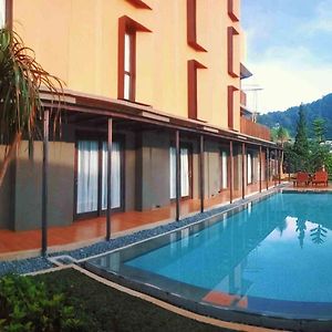 Grand Metro Puncak Hotel Cibodas Exterior photo