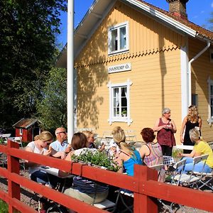 Hajstorp Slusscafé&Vandrarhem Hotel Töreboda Exterior photo