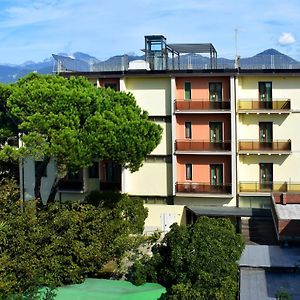 Casa Per Ferie Nostra Signora Tonfano Hotel Marina di Pietrasanta Exterior photo