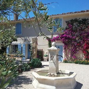 Mas des Bougainvillees Sernhac Exterior photo