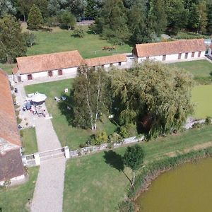 Les Portes Des Froises Bed and Breakfast Saint-Quentin-en-Tourmont Exterior photo