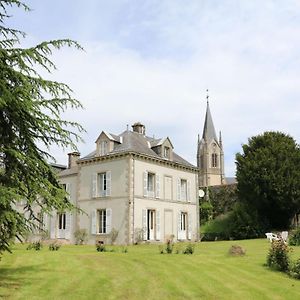 Les Hotes Du Prieure Bed and Breakfast Treize-Vents Exterior photo