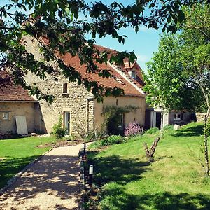 Le The Au Jardin Bed and Breakfast Saint-Julien-de-Civry Exterior photo